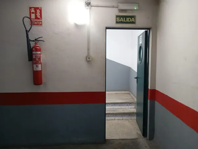 PLAZA DE GARAJE PARA COCHE GRANDE EN CALLE MEDINA SIDONIA — 9