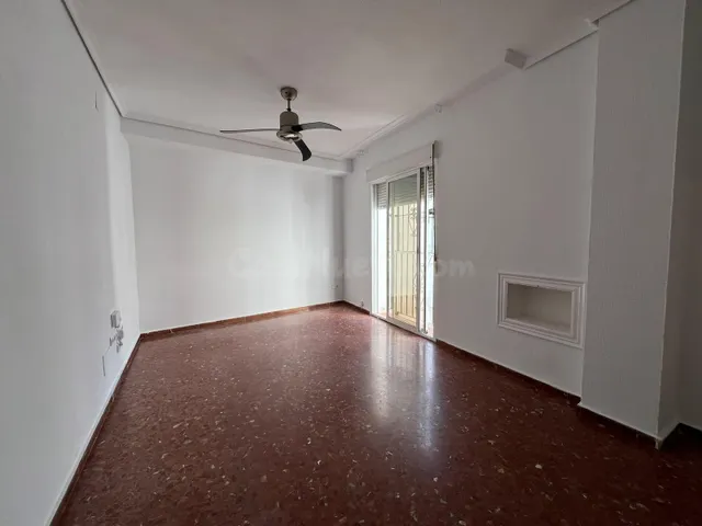 Amplio piso en alquiler en Plaza San Rafael, Córdoba — 3