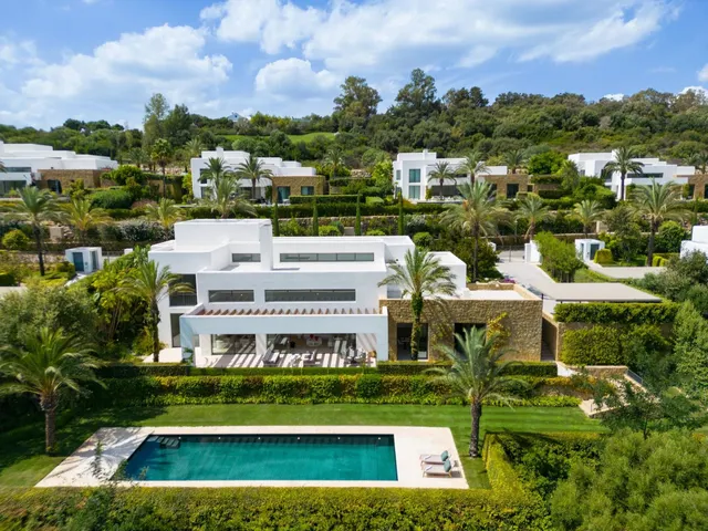 Chalet 6 habitaciones 778m² en venta - Costa Del Sol — 28