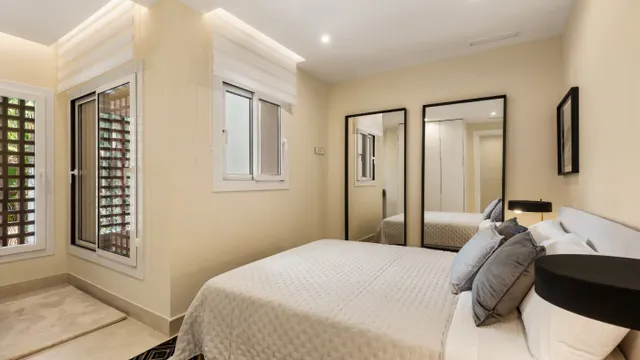 APARTAMENTO TOTALMENTE REFORMADO CON VISTAS DESPEJADAS AL MAR EN VENTA EN BAHÍA DEL VELERÍN, ESTEPON — 23