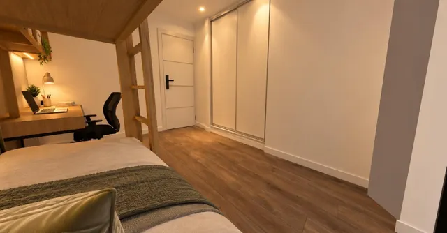 Casa única de 253 m2 con garaje doble, oficina, salón social y +100 m2 de terrazas — 36
