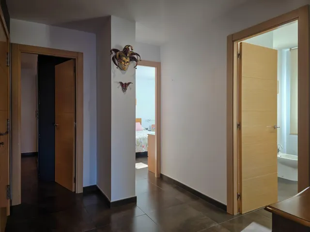 CASA DE 2 PLANTAS CON APARTAMENTO Y JARDIN — 28