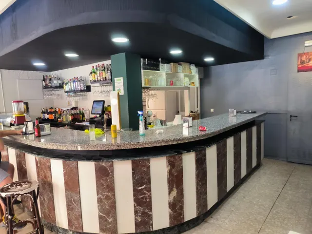 Local comercial en venta en Fuengirola. — 2