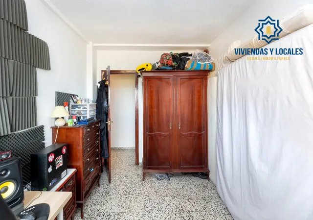 En Venta Piso de 4 dormitorios con ascensor, ideal para reformar a tu gusto. — 9