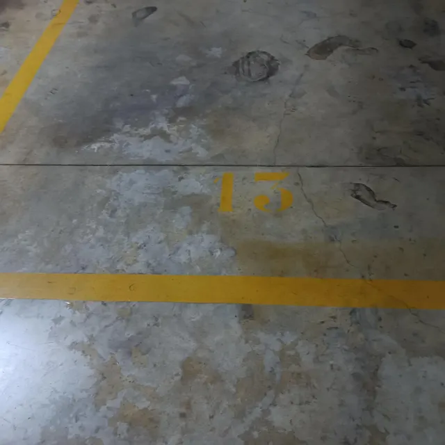 EN VENTA DOS PLAZAS DE GARAJE JUNTO AL MERCADO CENTRAL — 5