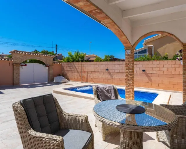 Villa independiente orientada al sur con piscina privada y s - foto 3