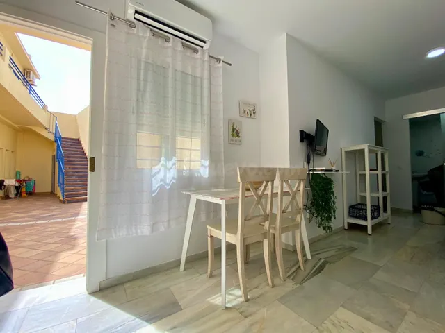 Apartamento reformado de 1 dormitorio en zona Las Palmeras — 4