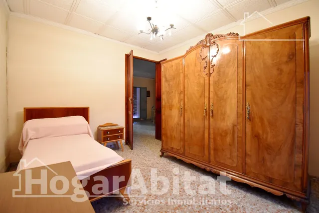 Amplia casa de pueblo con terraza, balcón y trastero — 33