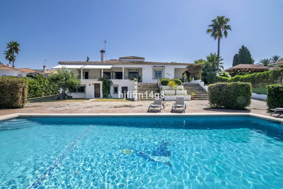 Chalet 7 habitaciones 499m² en venta - Marbella