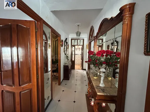 CASA DE 330 M2 | 6 DORMITORIOS | GARAJE PARA 2 COCHES | DA A - foto 4