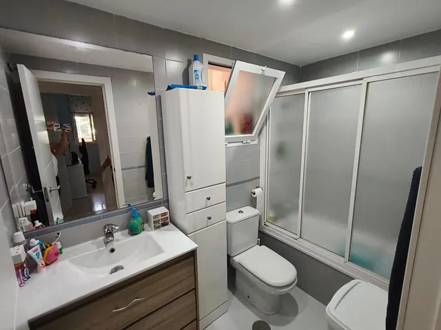 ¡Ideal para familias! Piso de 3 dormitorios con terraza, piscina y jardines en Torremolinos — 19