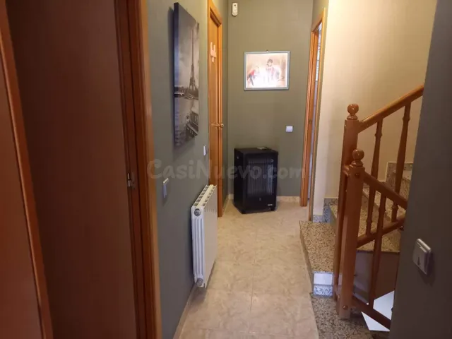 Casa adosada en El Castell con inquilino solvente hasta 2028 - foto 5