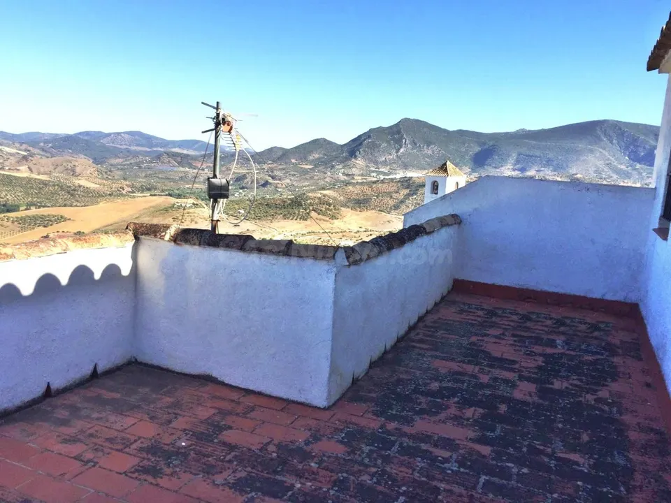 Venta de casa en Zahara de la Sierra