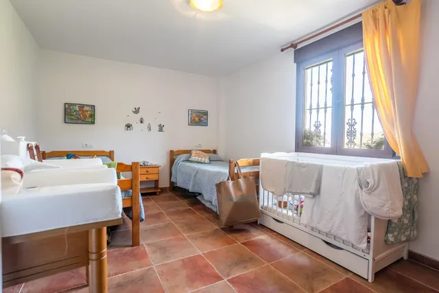 Casa con parcela en perfecto estado — 46