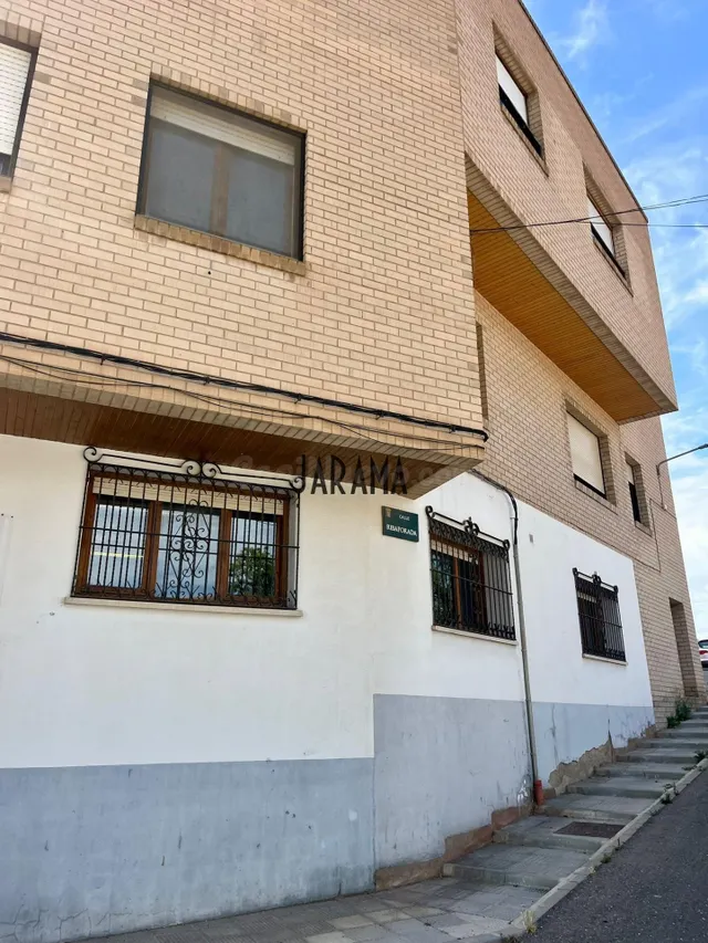 VENTA DE LOCAL COMERCIAL EN PEÑUELAS - foto 3