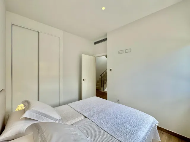 elegante villa con vistas parciales al mar. — 20