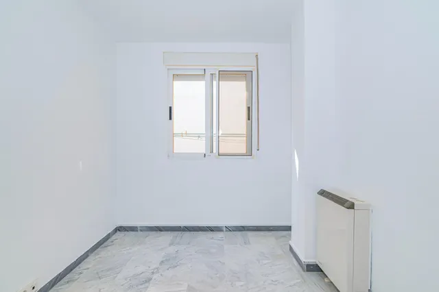 PISO DE 3 habitaciones Y COCHERA EN LA ZUBIA — 10