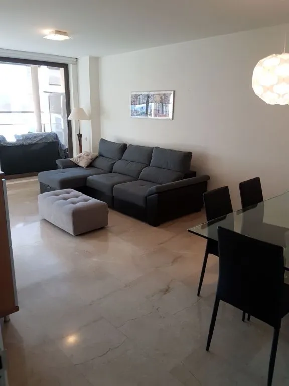 PISO AMUEBLADO Y EQUIPADO