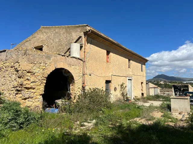 OPORTUNIDAD GRAN FINCA RUSTICA CON CASA TIPICA MALLORQUINA, 