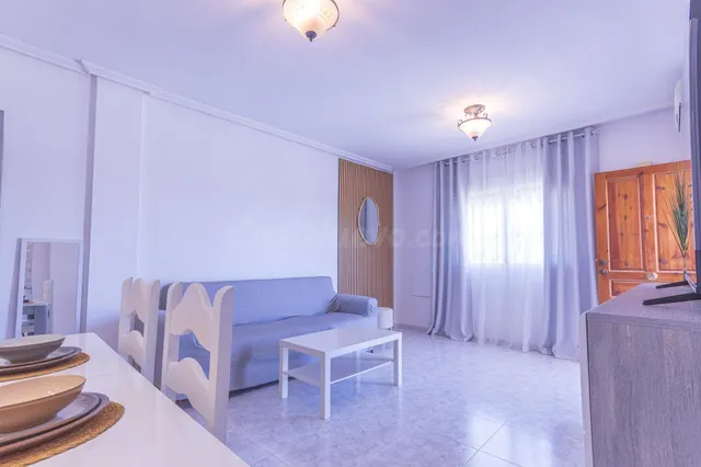 SE ALQUILA ADOSADO DE 2 DORMITORIOS 1 BAÑO EN VILLA MARTIN - - foto 3