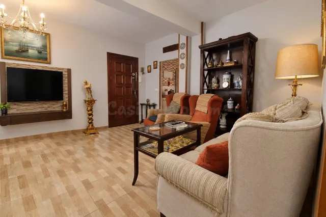 Piso de tres dormitorios en los naranjos — 2