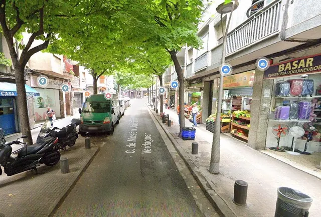 Local comercial - Santa Coloma de Gramenet (Santa Rosa) — 18