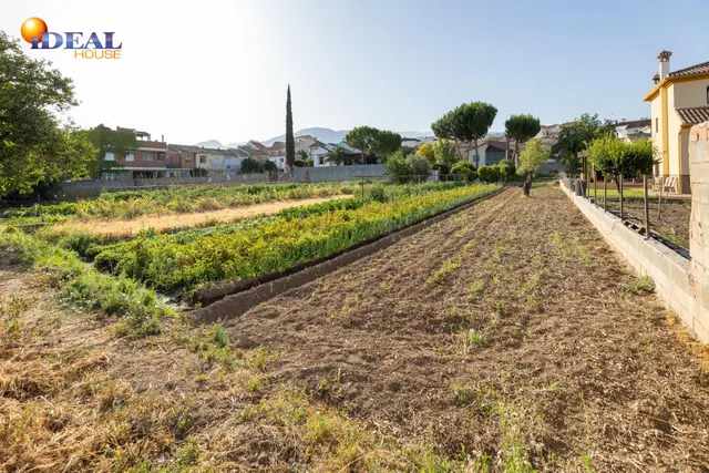 TERRENO URBANO 1060m EN LA ZUBIA — 2