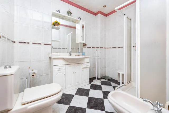 Local + vivienda en Avda. Cadiz — 27