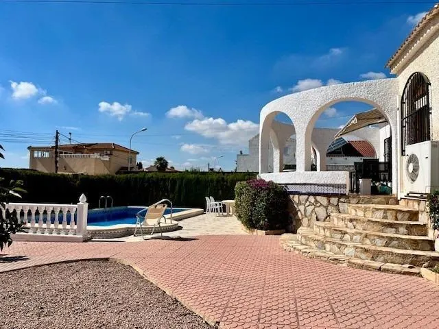 Villa independiente orientada al sur con piscina privada en un terreno de 502 m2 – Ciudad Quesada — 22