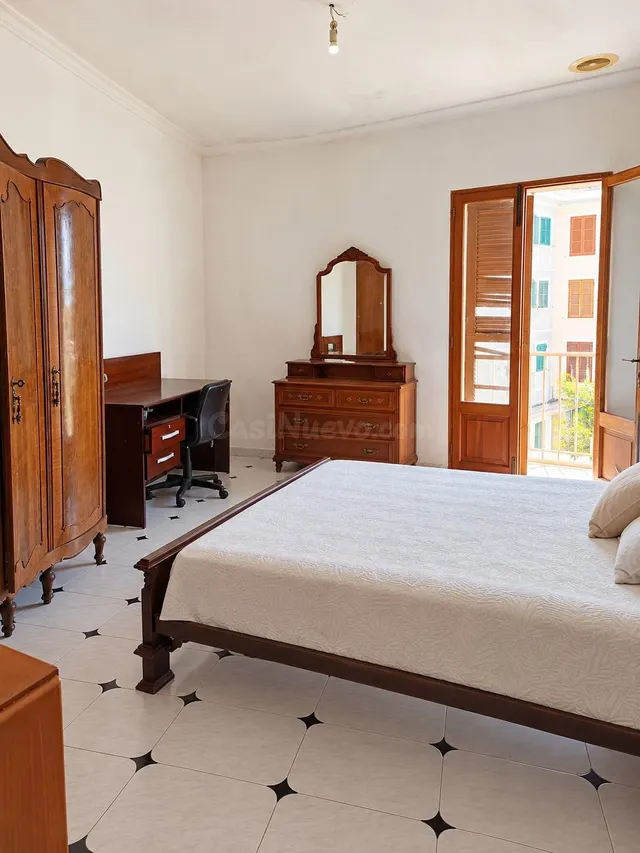 Piso amplio con terraza, tres balcones y posibilidad de dividir en dos viviendas en Manacor — 5