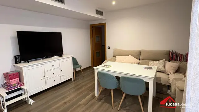 Piso totalmente reformado en el barrio del naranjo, con ascensor y terraza — 3