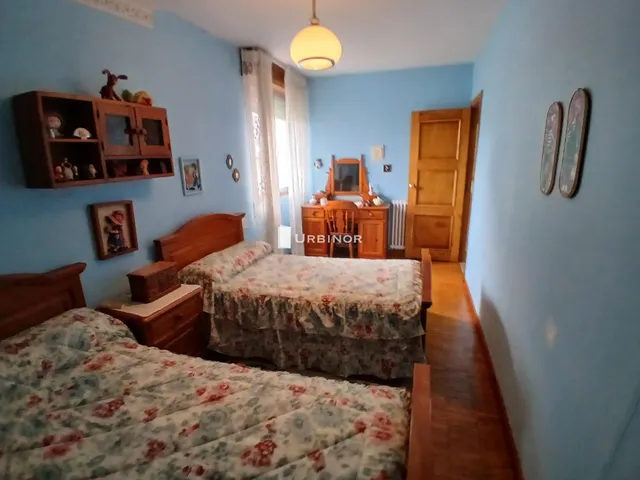 Casa de piedra con patio. centro de xinzo de limia. — 17
