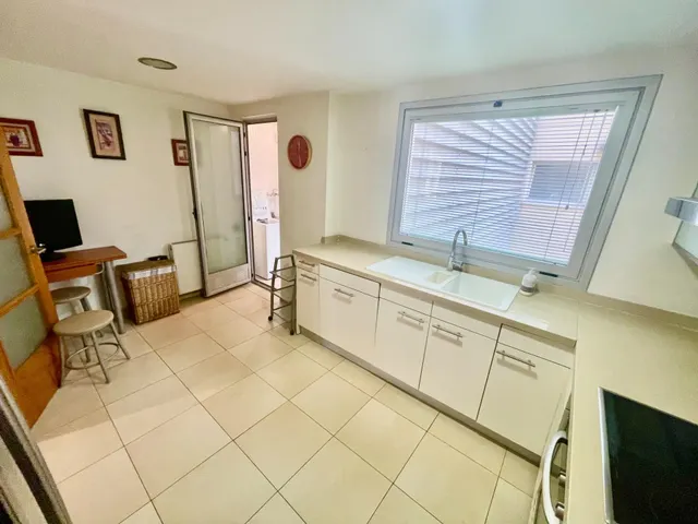 Muy buen piso de 4 Dorm. en Av. Oscar Espla — 14