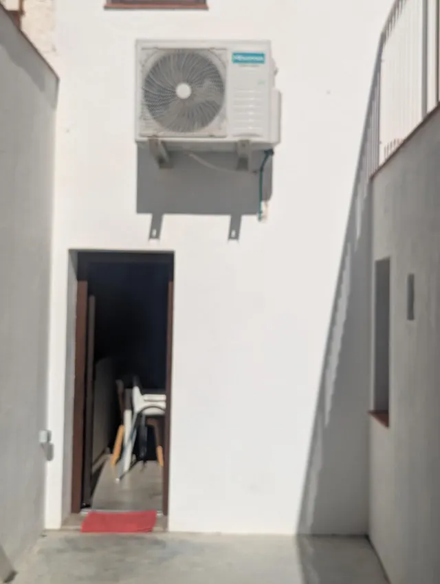 Casa en barri antic – totalmente rehabilitada – 3 lavabos completos — 7