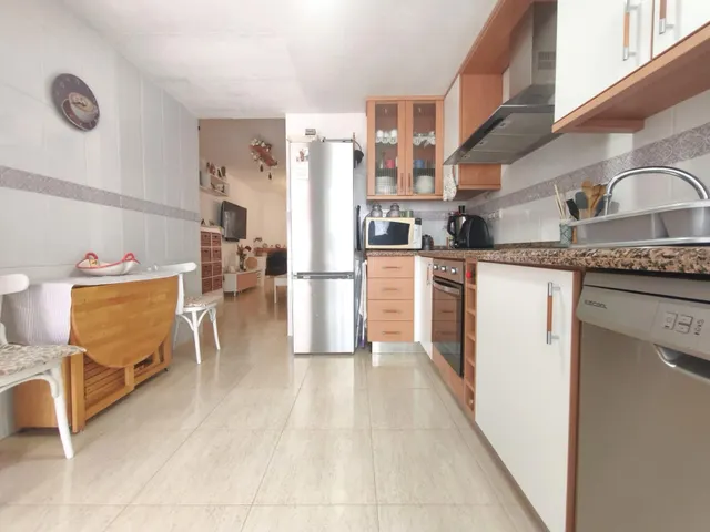 Vivienda amplia en perfecto estado en la zona alta de Gran Alacant, con piscina, parking y todos los servicios a pie — 13