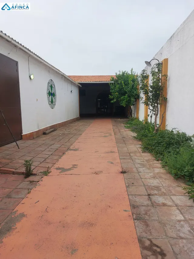 Bodega a la venta de 800 metros cuadrados — 18