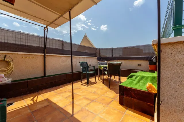 Ático con 5 dormitorios y 102m2 de terraza privadas en Málag - foto 3