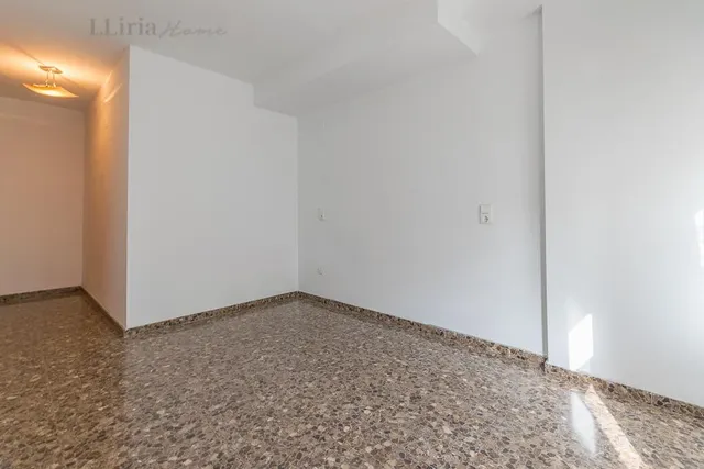 Ref 04380 Piso en Mura, con ascensor y aire acondicionado. — 15