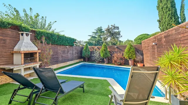 Exclusiva casa con piscina , ascensor y placas solares en llavaneres — 2