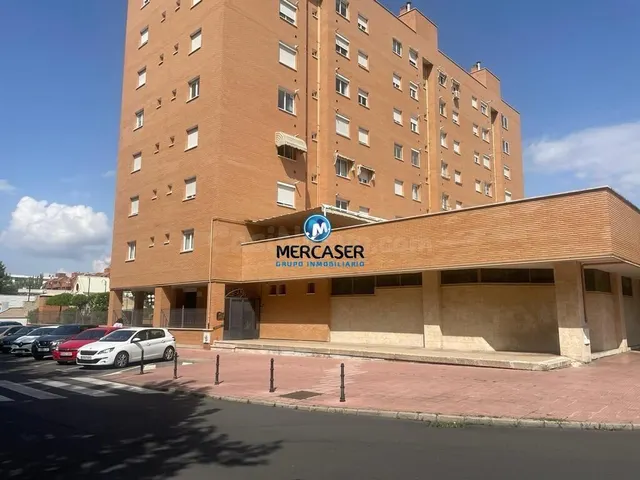 Se alquila estupendo Local comercial en Calle Santander, Alc - foto 2
