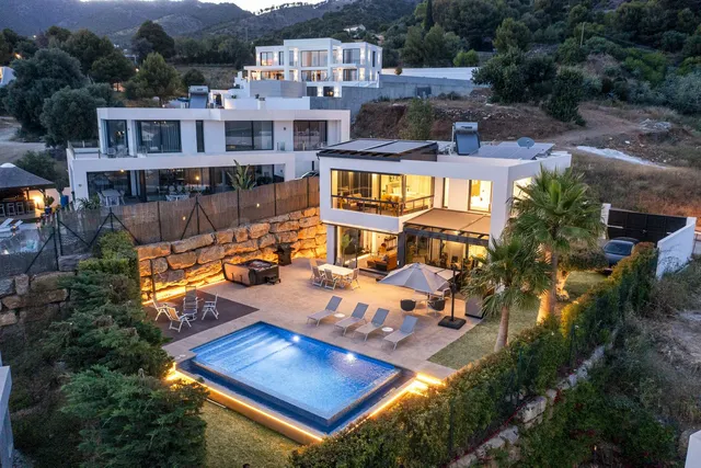 Chalet 4 habitaciones 263m² en venta - Riviera del sol — 4