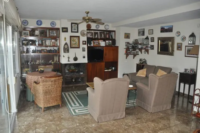 BONITO CHALET en PLAYA PONIENTE — 28