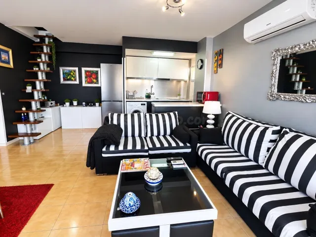 Gran apartamento en Torrevieja: 1 hab, 1 baño — 2