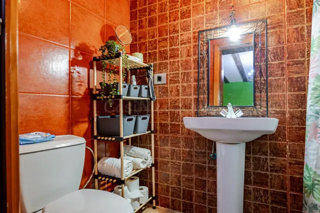 Finca de 20.000 m2 con vivienda principal, apartamento independiente y espacio para toda la familia — 29