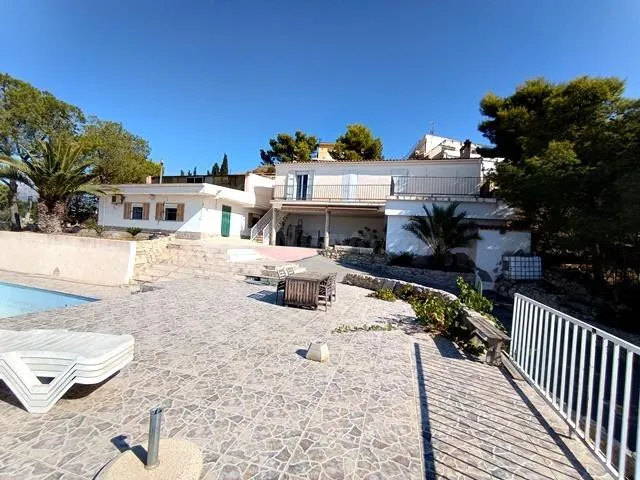 AMPLIO CHALET CON PARCELA EN SAN VICENTE