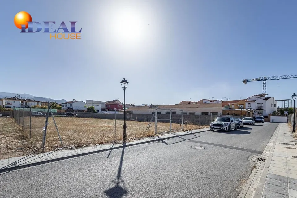 Solar de 1.175 m2 en Ogijares