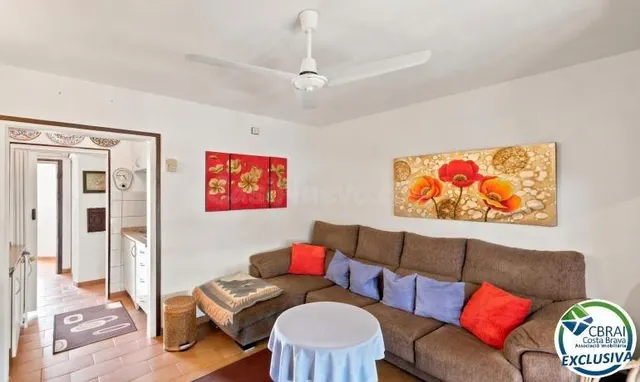 POBLAT TÍPIC Acogedor apartamento en pleno centro de Empuria