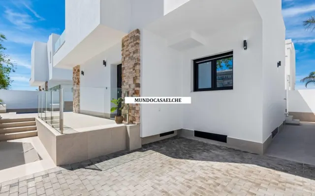 CHALET DE DISEÑO CON PISCINA PROPIA — 4
