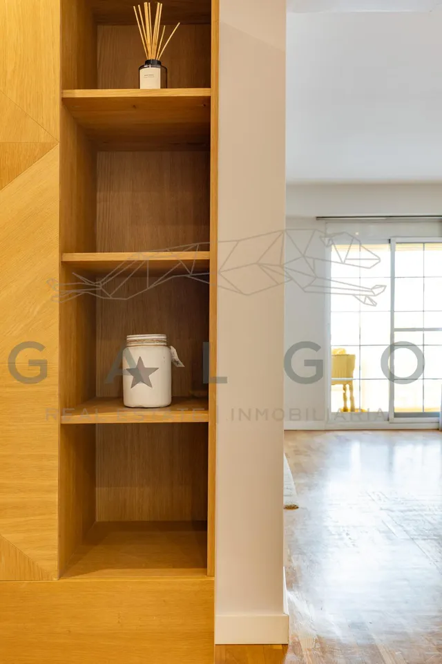Comprar piso reformado con garaje junto a Plaza Xúquer — 47