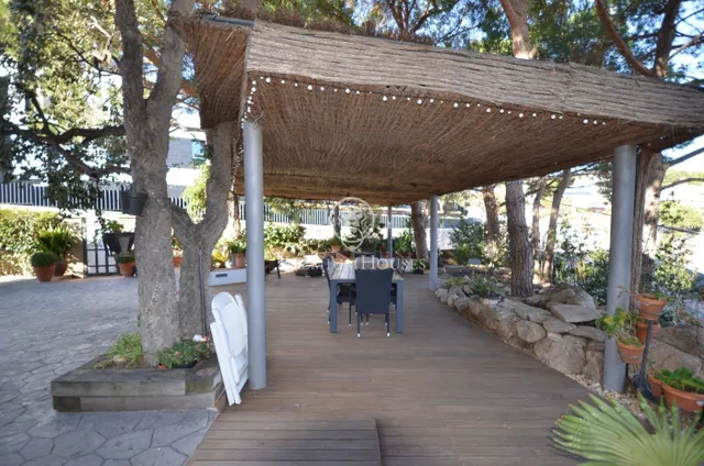 Casa con piscina en venta con vistas espectaculares en Alella — 21